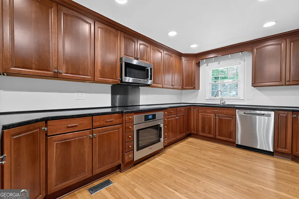 415 Forest Hills DR Sandy Springs, GA 30342