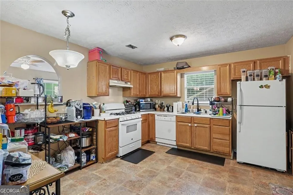2809 Mill Lake WAY Morrow, GA 30260
