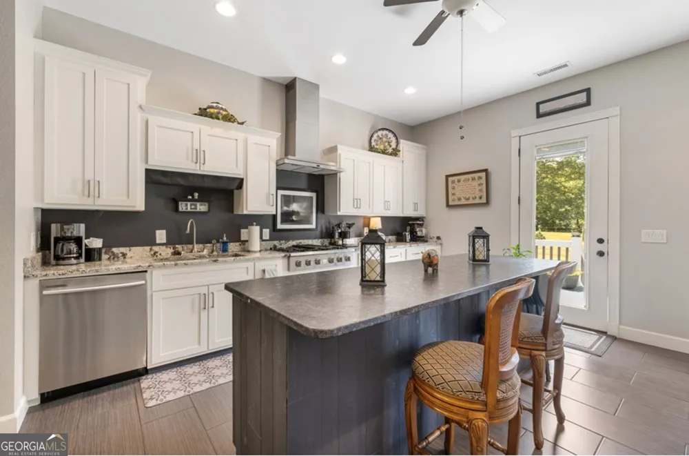 1502 Smithfield Lane LN Young Harris, GA 30582