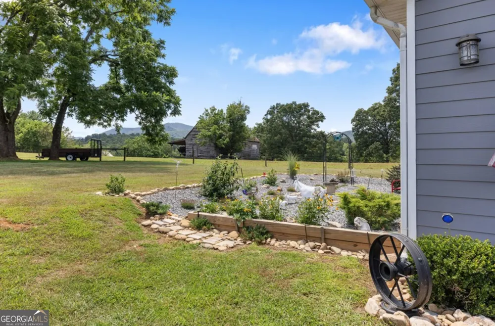1502 Smithfield Lane LN Young Harris, GA 30582
