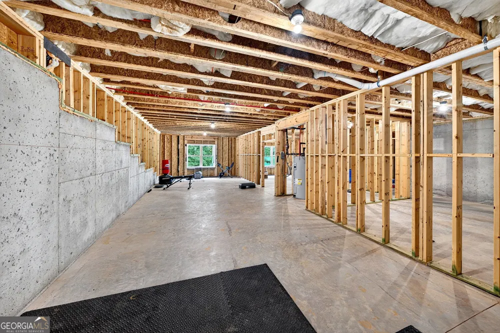 727 Old Collins RD Hoschton, GA 30548