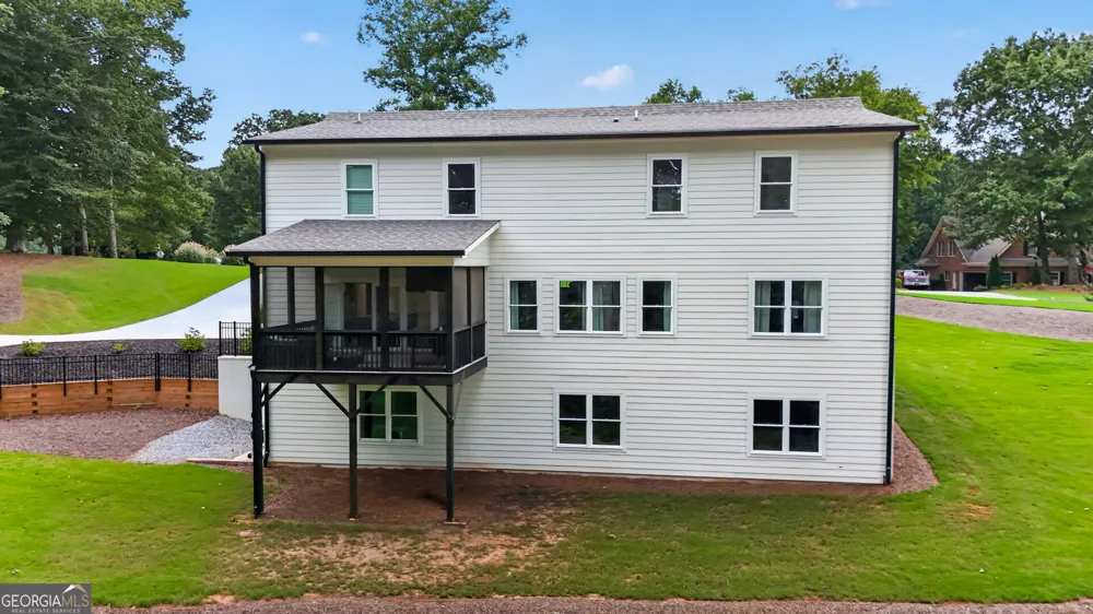 727 Old Collins RD Hoschton, GA 30548
