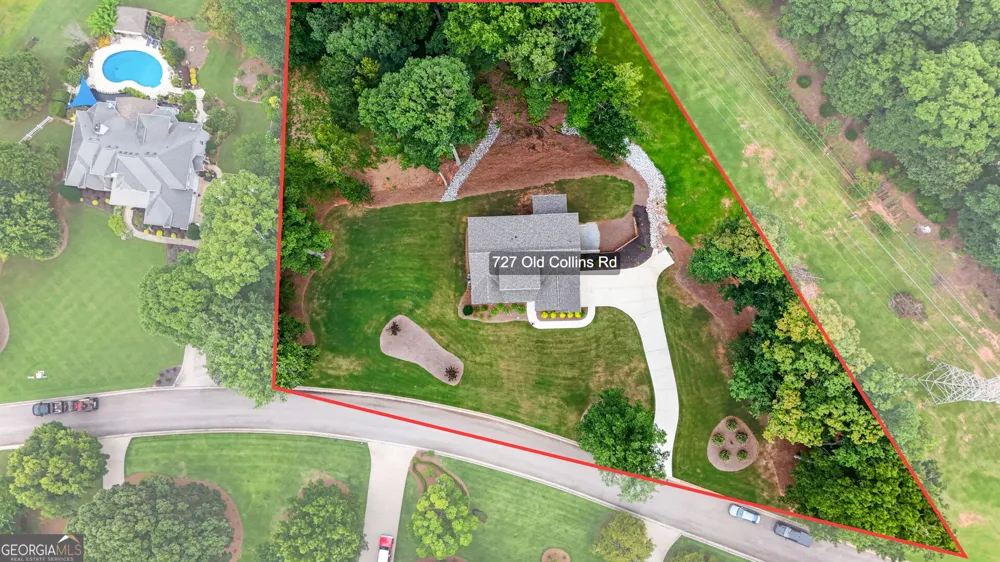 727 Old Collins RD Hoschton, GA 30548