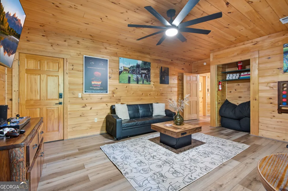 464 Whispering Pine LN Cherry Log, GA 30522
