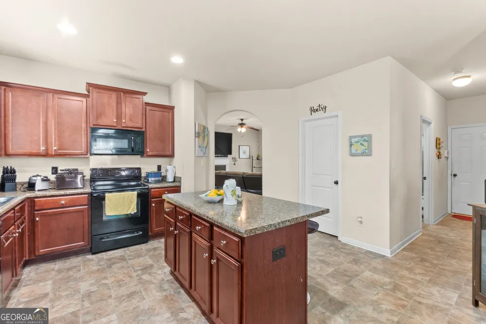 610 Regatta DR Byron, GA 31008