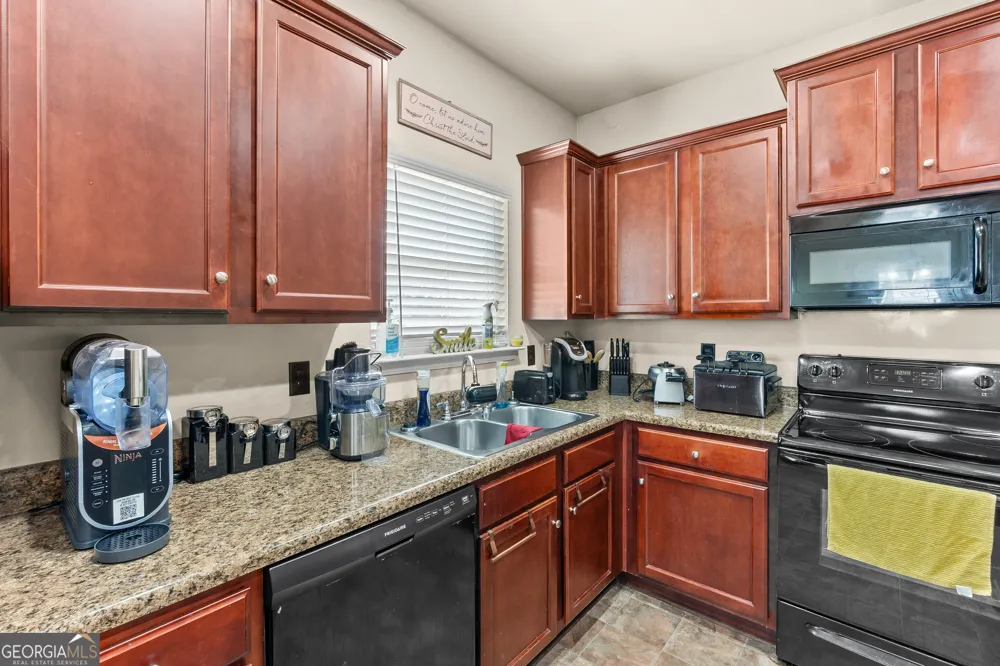 610 Regatta DR Byron, GA 31008