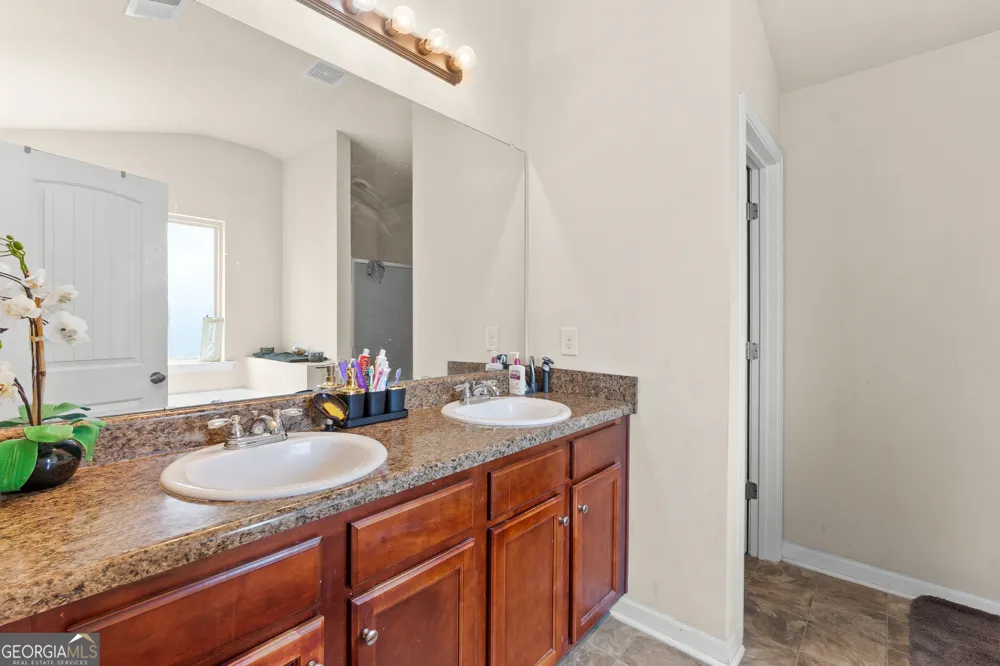 610 Regatta DR Byron, GA 31008