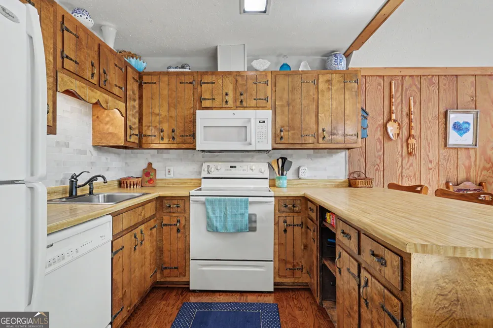 70 Spy Glass CIR Dillard, GA 30537