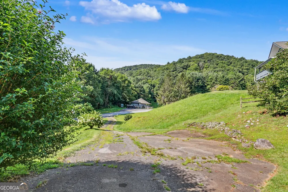 70 Spy Glass CIR Dillard, GA 30537