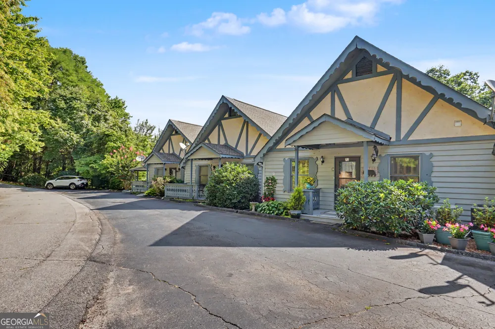 70 Spy Glass CIR Dillard, GA 30537