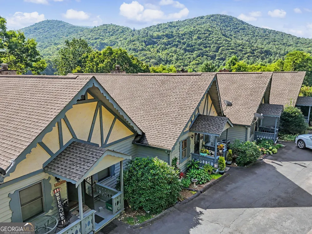 70 Spy Glass CIR Dillard, GA 30537
