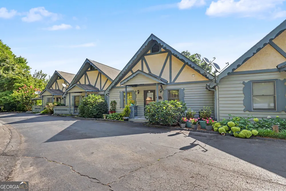 70 Spy Glass CIR Dillard, GA 30537