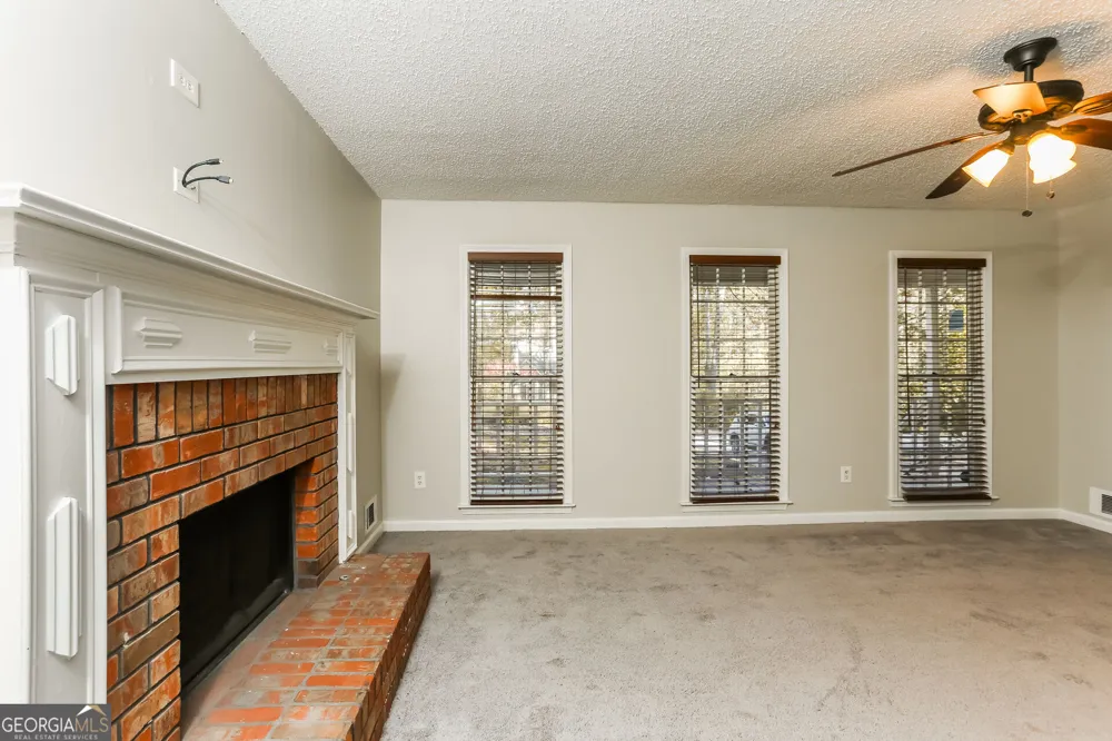 654 Ladora DR Dallas, GA 30157