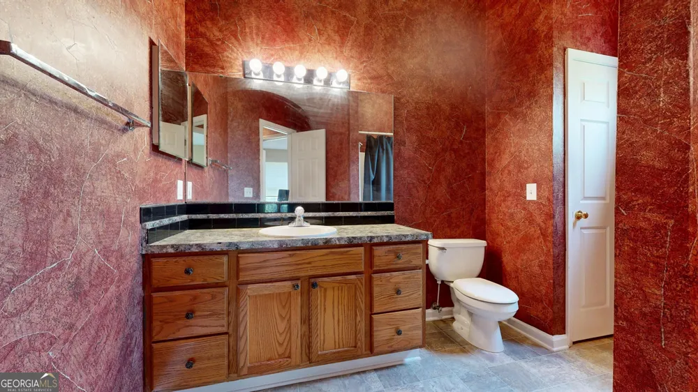 3473 Robin RDG Waycross, GA 31503
