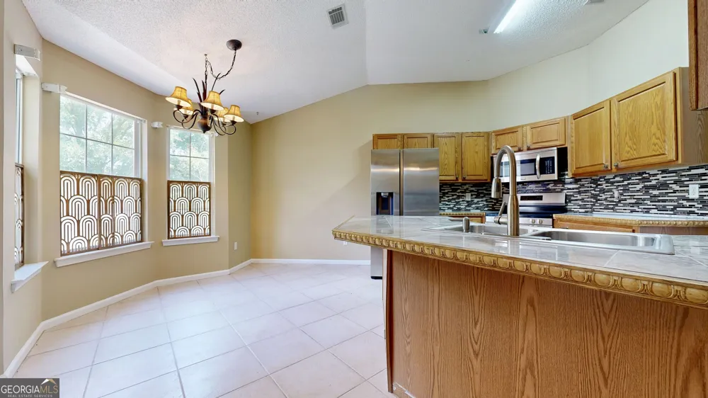 3473 Robin RDG Waycross, GA 31503