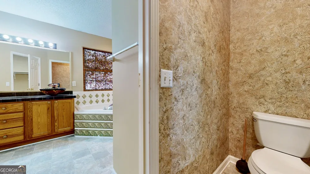 3473 Robin RDG Waycross, GA 31503