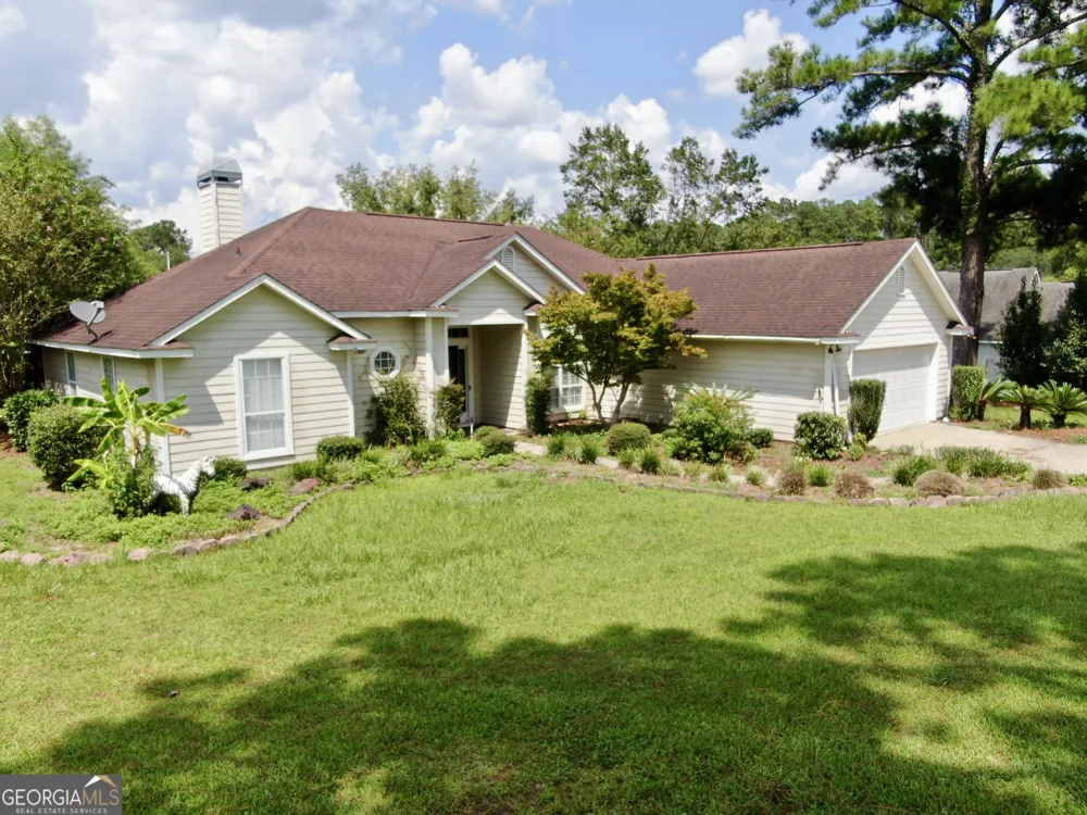 3473 Robin RDG Waycross, GA 31503