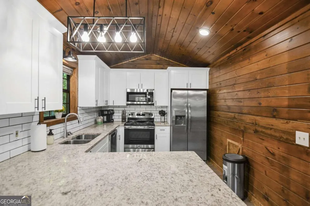 136 Fox Run DR Blue Ridge, GA 30513