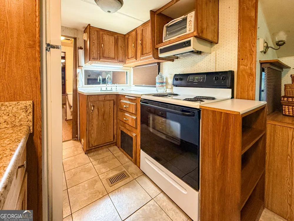 152 Canyon PASS Cleveland, GA 30528