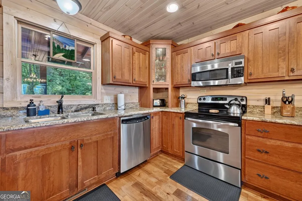 85 Squirrel Chase Morganton, GA 30560