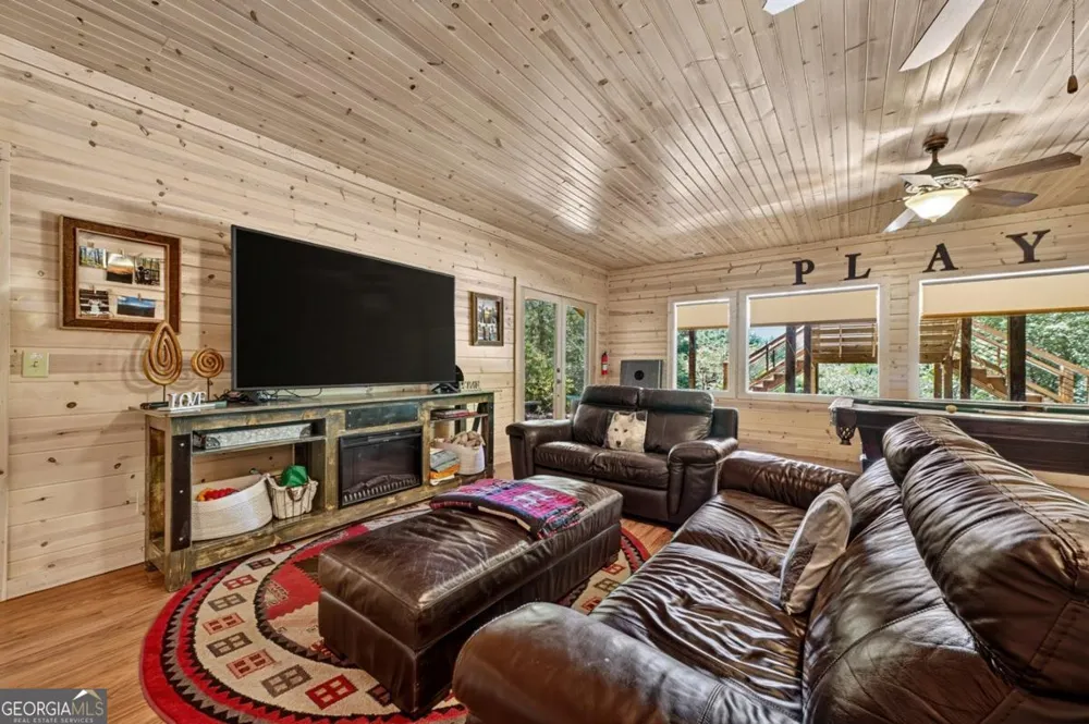 85 Squirrel Chase Morganton, GA 30560