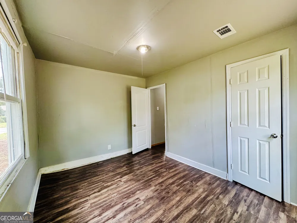 708 Lakeland AVE Valdosta, GA 31602