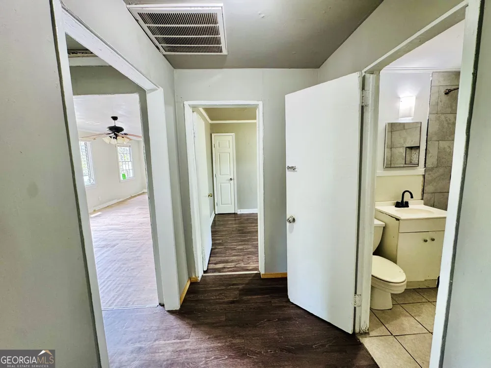 708 Lakeland AVE Valdosta, GA 31602