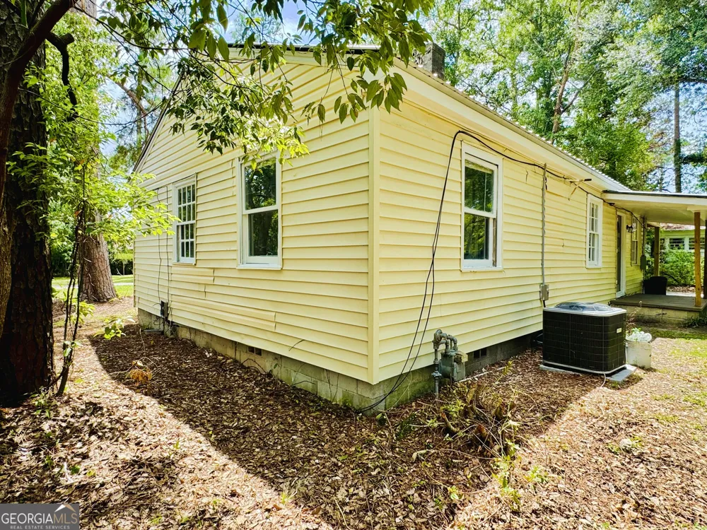 708 Lakeland AVE Valdosta, GA 31602