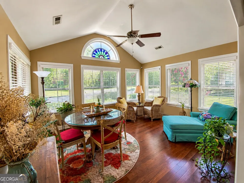 1663 Sedgefield DR Ooltewah, TN 37363