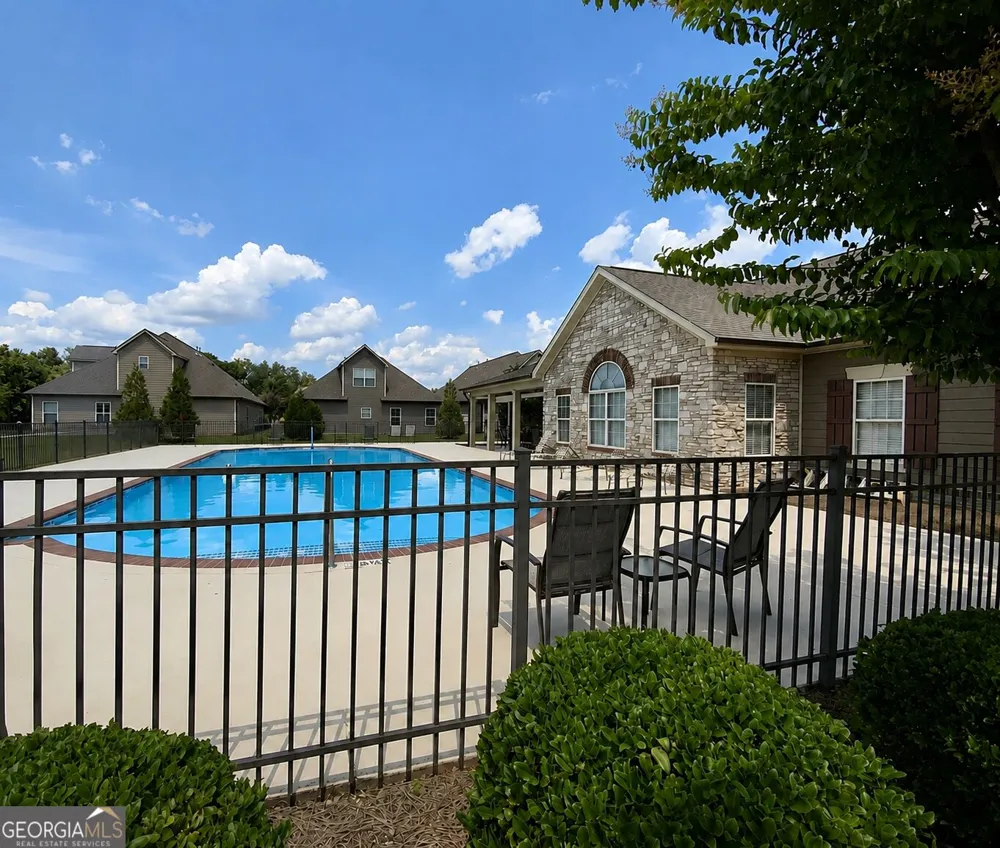 1663 Sedgefield DR Ooltewah, TN 37363