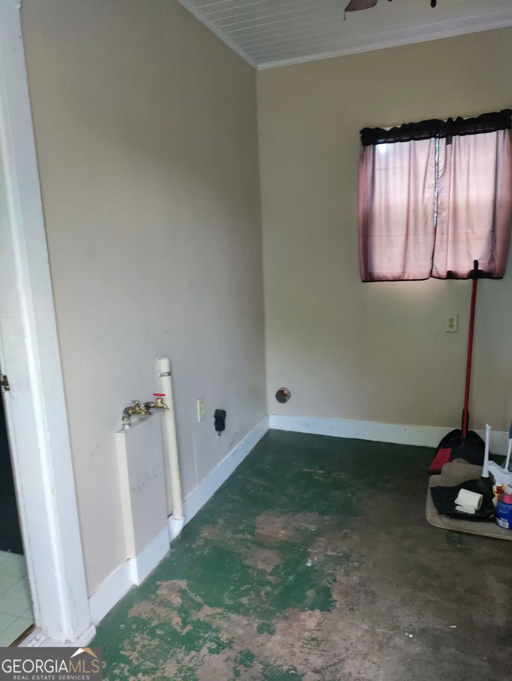 432 HOLLIS ST SW Pelham, GA 31779