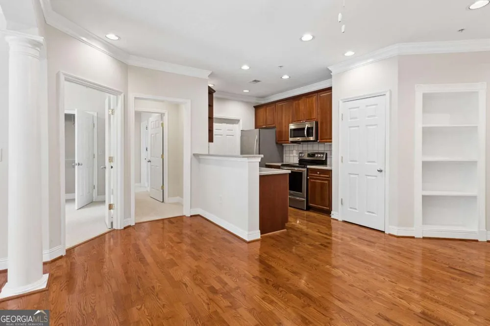 3106 Stratford CMNS Decatur, GA 30033