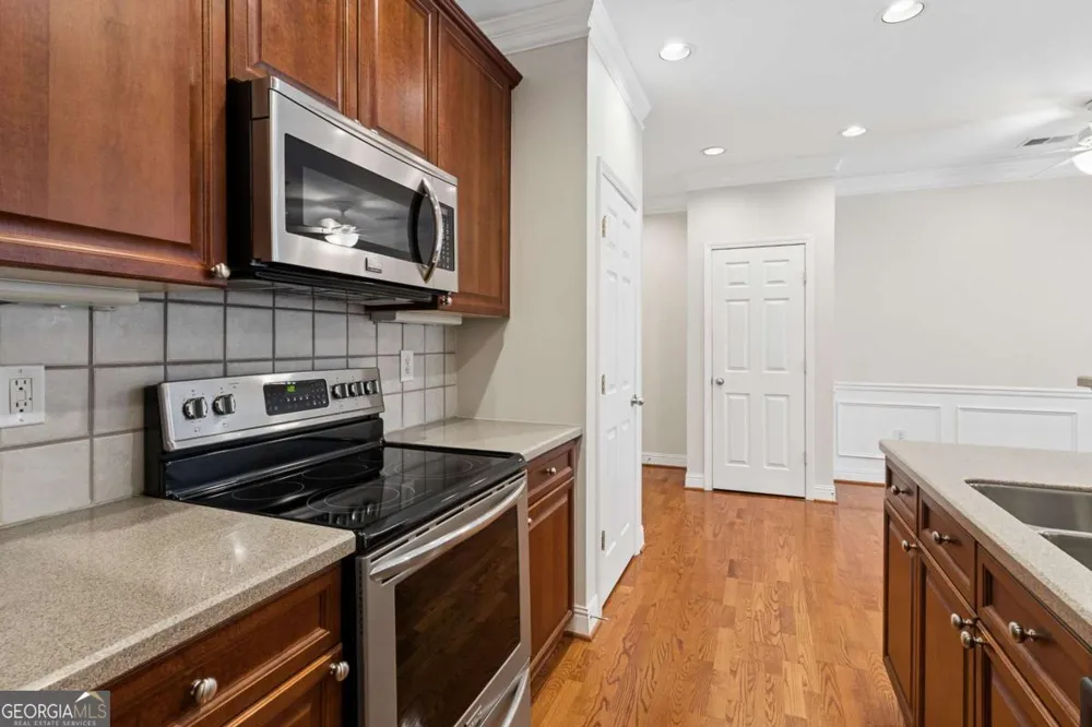 3106 Stratford CMNS Decatur, GA 30033