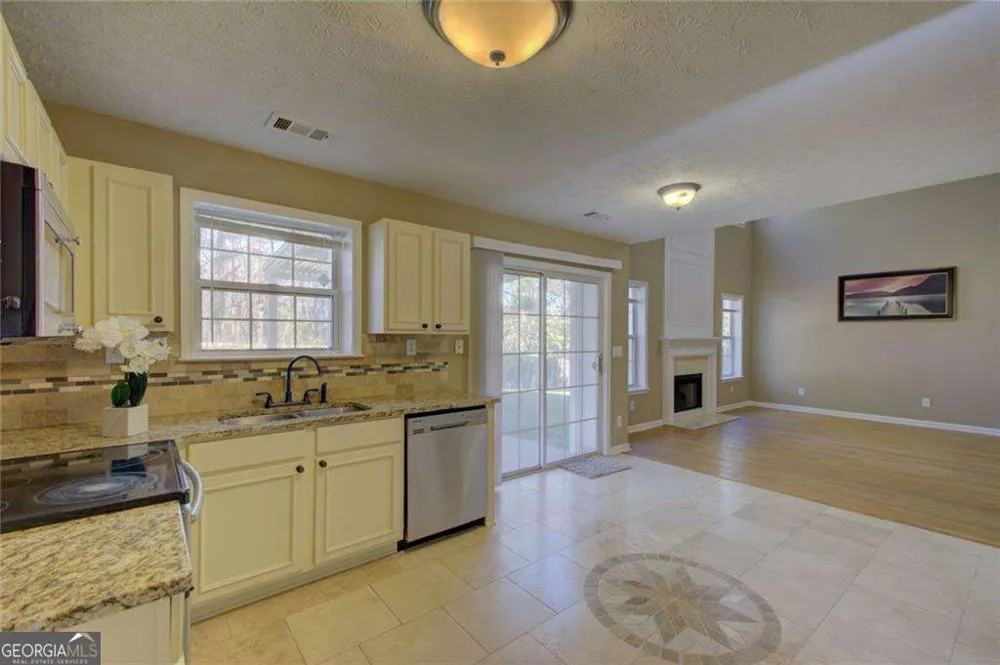 2820 Northcliff DR Suwanee, GA 30024