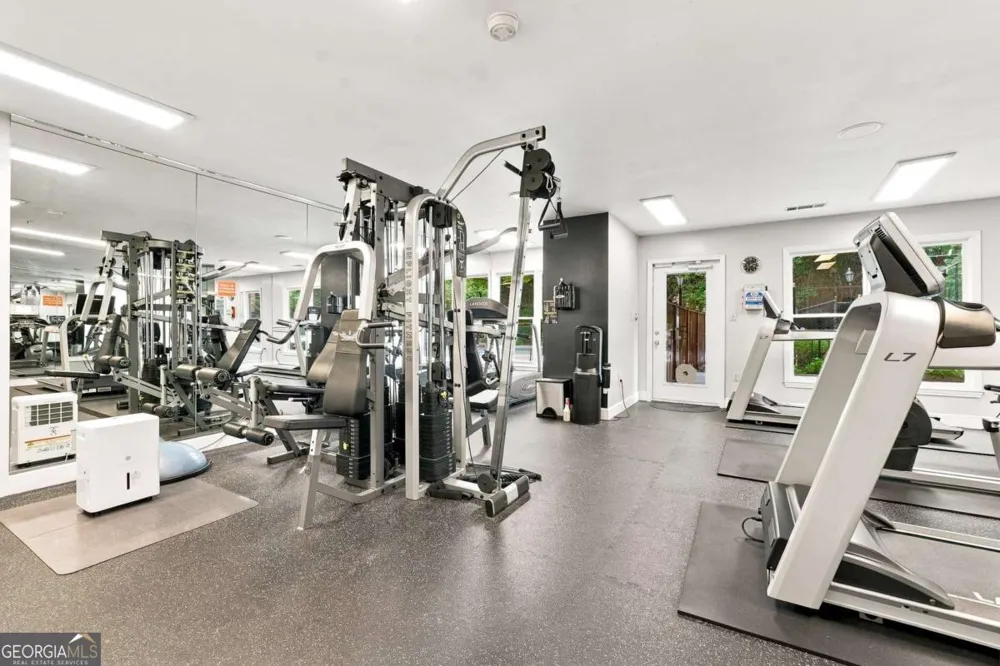 2865 Lenox RD NE Atlanta, GA 30324