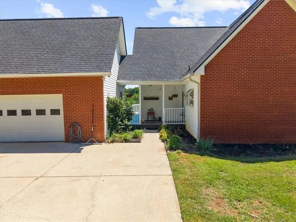 8135 Wallace Wood Road Gainesville, GA 30506