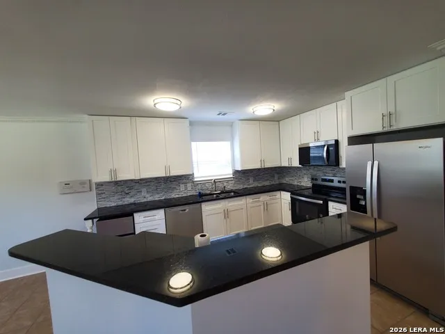 9427 Anderson Converse, TX 78109