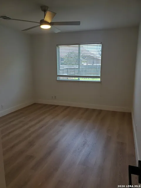9427 Anderson Converse, TX 78109