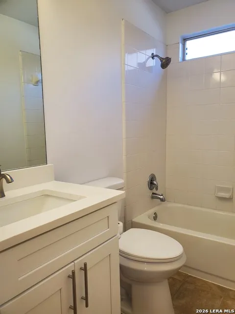 9427 Anderson Converse, TX 78109