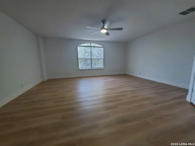 9427 Anderson Converse, TX 78109
