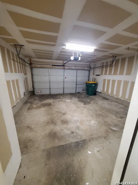 9427 Anderson Converse, TX 78109