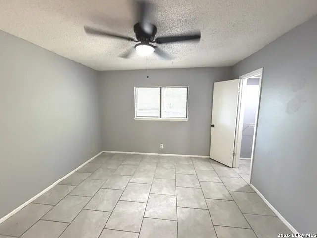 6704 Hickory Springs Dr San Antonio, TX 78249