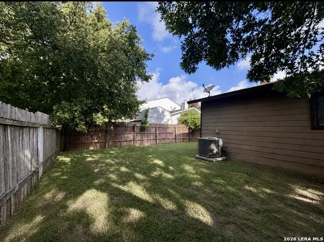 6704 Hickory Springs Dr San Antonio, TX 78249