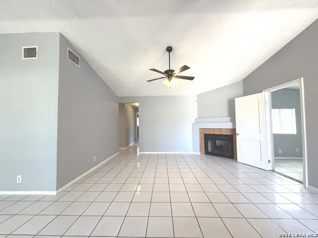 6704 Hickory Springs Dr San Antonio, TX 78249