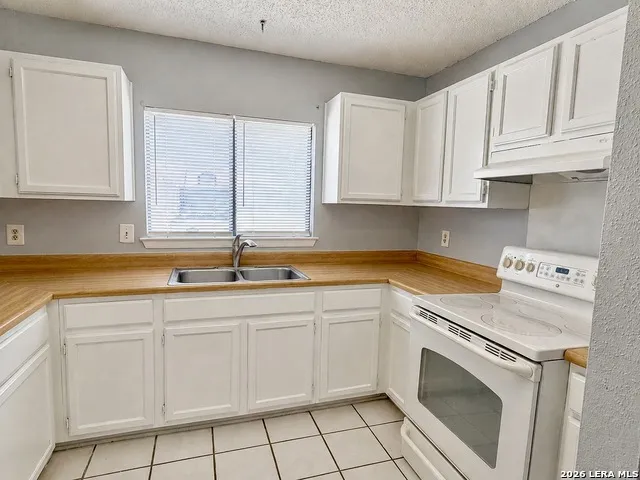 6704 Hickory Springs Dr San Antonio, TX 78249