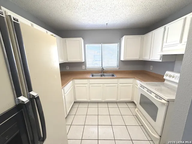 6704 Hickory Springs Dr San Antonio, TX 78249