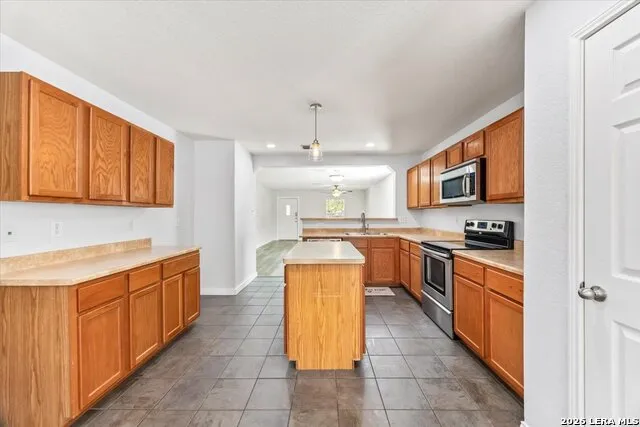 7718 Ruidoso Chase Selma, TX 78154