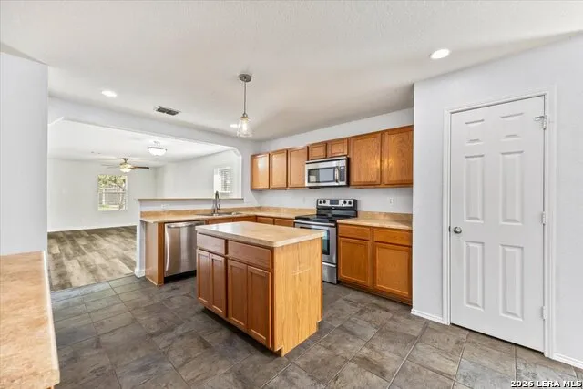 7718 Ruidoso Chase Selma, TX 78154