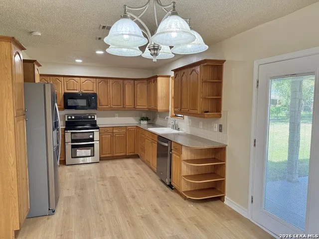 512 S Park Karnes City, TX 78118