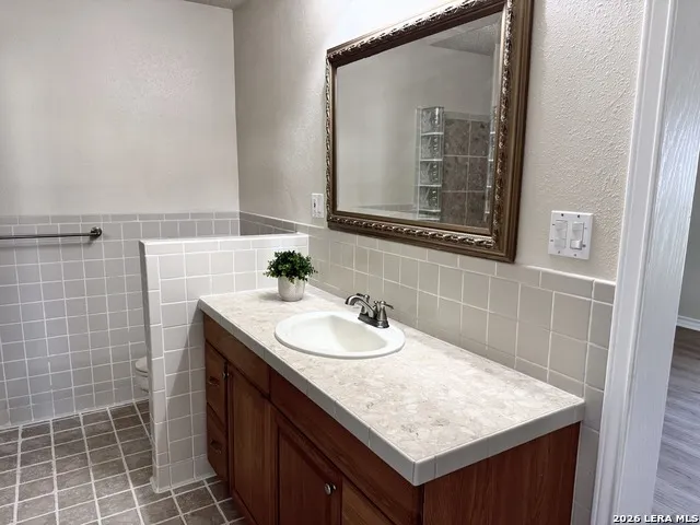 512 S Park Karnes City, TX 78118